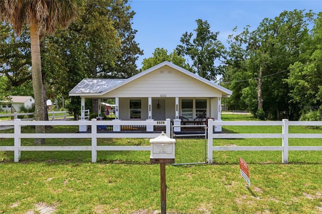 For Sale: $170,000 (2 beds, 1 baths, 1166 Square Feet)