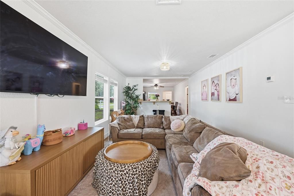 For Sale: $170,000 (2 beds, 1 baths, 1166 Square Feet)