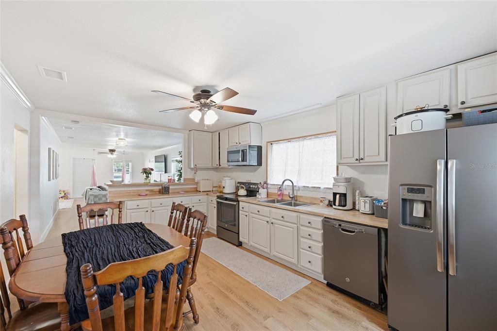 For Sale: $170,000 (2 beds, 1 baths, 1166 Square Feet)