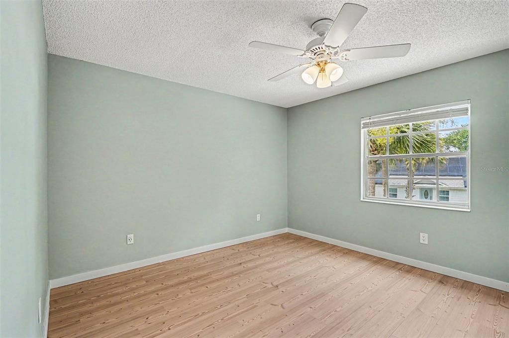 For Sale: $700,000 (4 beds, 3 baths, 2582 Square Feet)