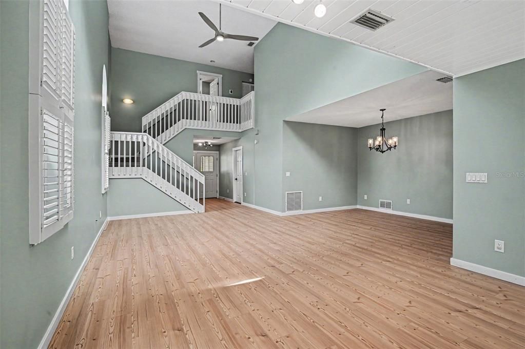 For Sale: $700,000 (4 beds, 3 baths, 2582 Square Feet)