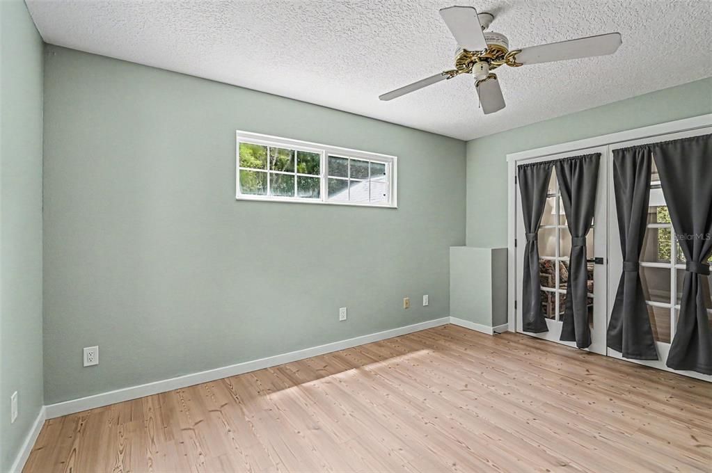 For Sale: $700,000 (4 beds, 3 baths, 2582 Square Feet)