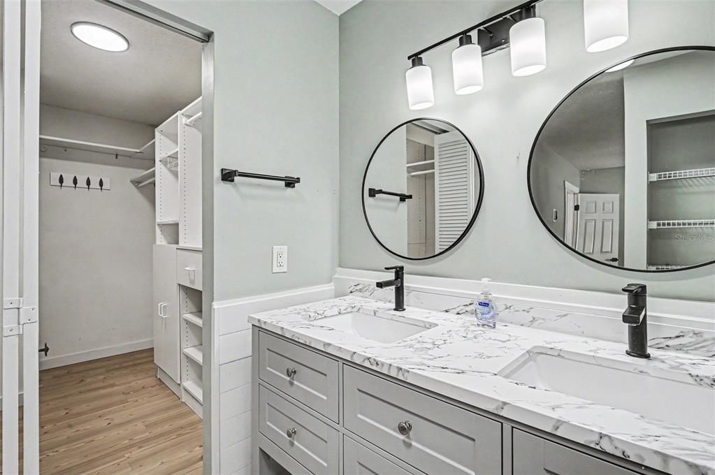 For Sale: $700,000 (4 beds, 3 baths, 2582 Square Feet)