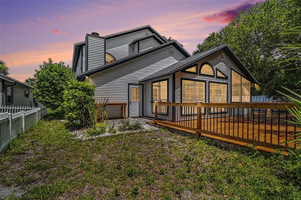 For Sale: $700,000 (4 beds, 3 baths, 2582 Square Feet)