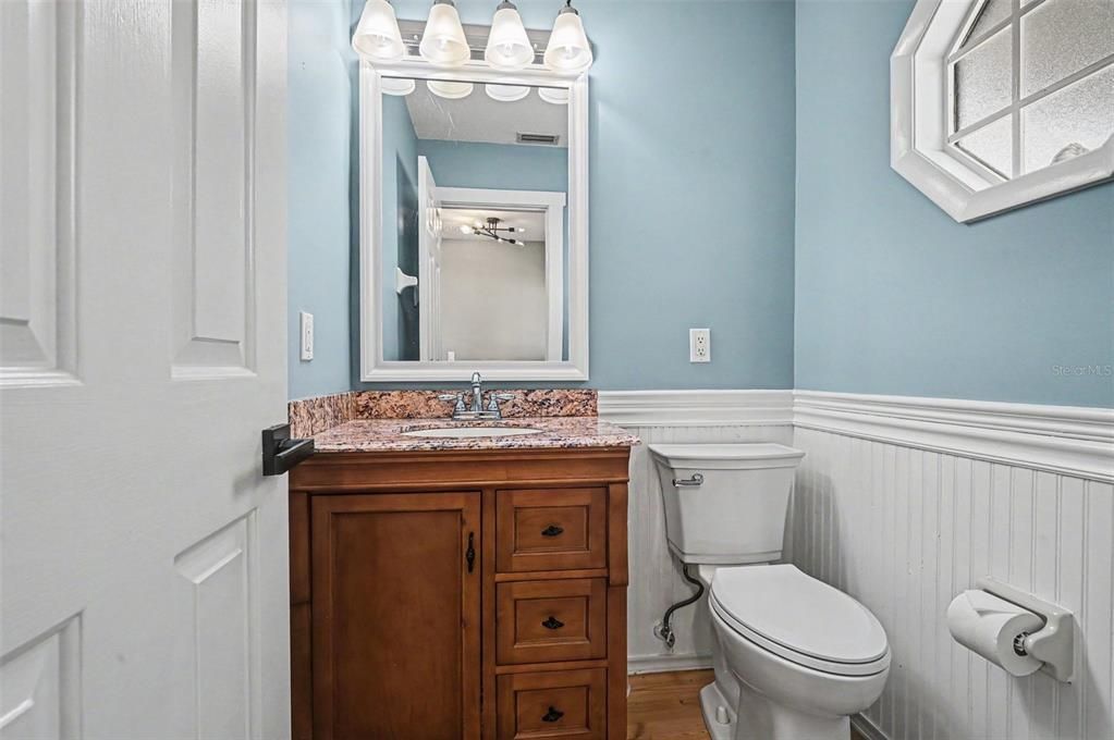 For Sale: $700,000 (4 beds, 3 baths, 2582 Square Feet)