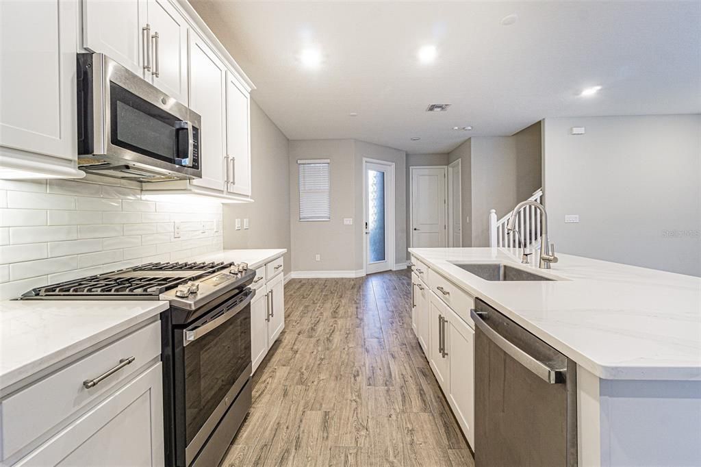 For Sale: $359,000 (3 beds, 2 baths, 1827 Square Feet)