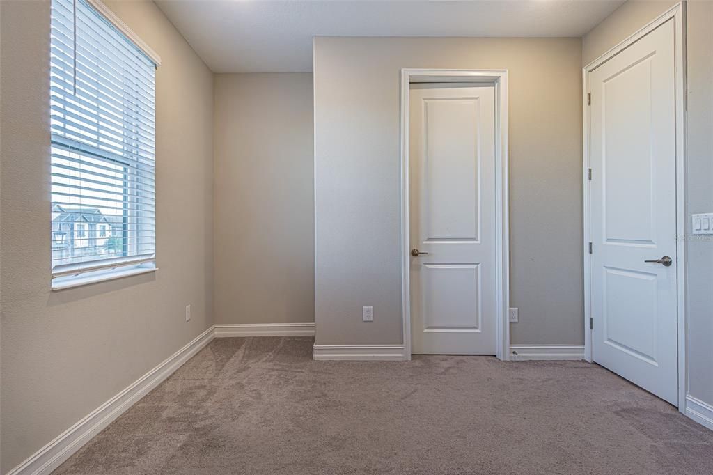 For Sale: $359,000 (3 beds, 2 baths, 1827 Square Feet)