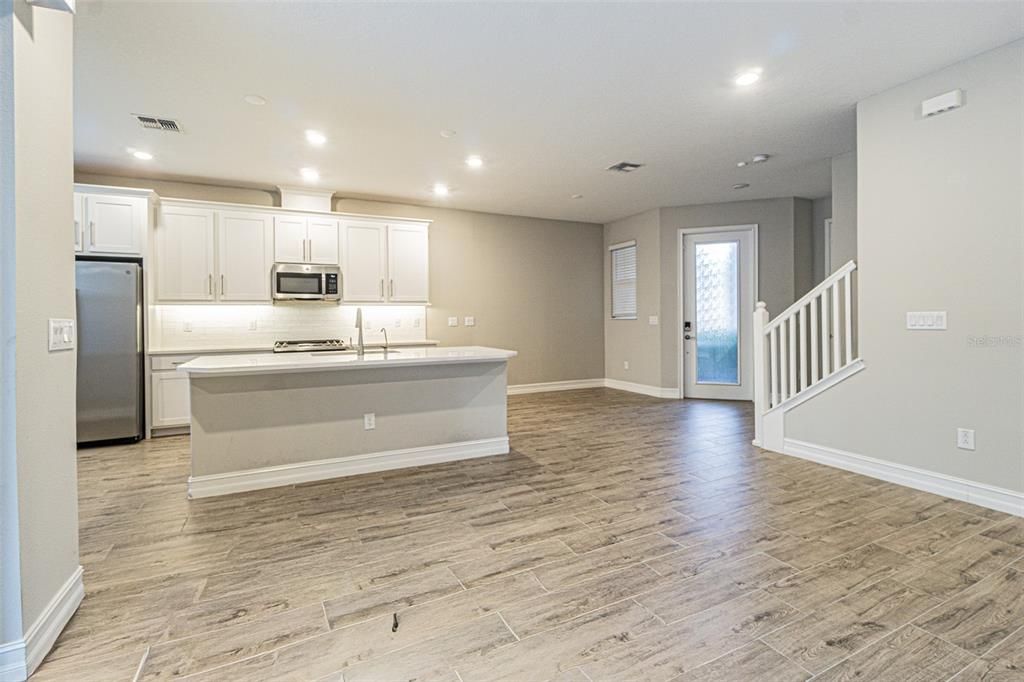 For Sale: $359,000 (3 beds, 2 baths, 1827 Square Feet)