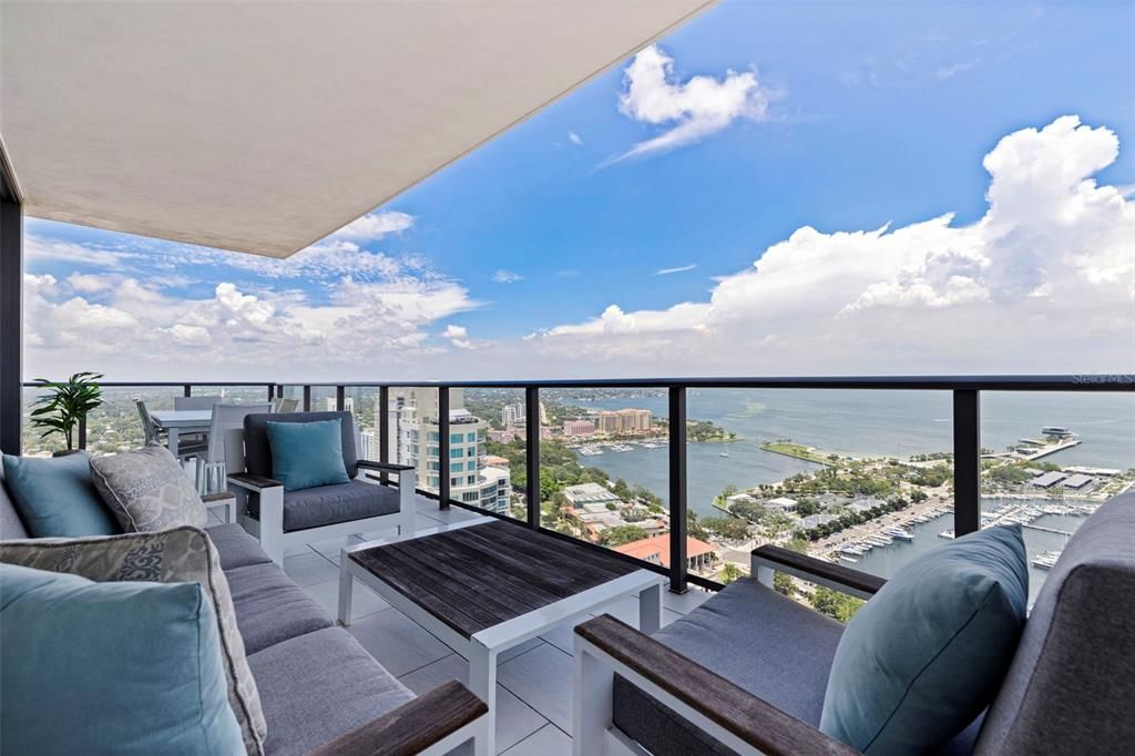 En Venta: $3,400,000 (3 camas, 3 baños, 2475 Pies cuadrados)