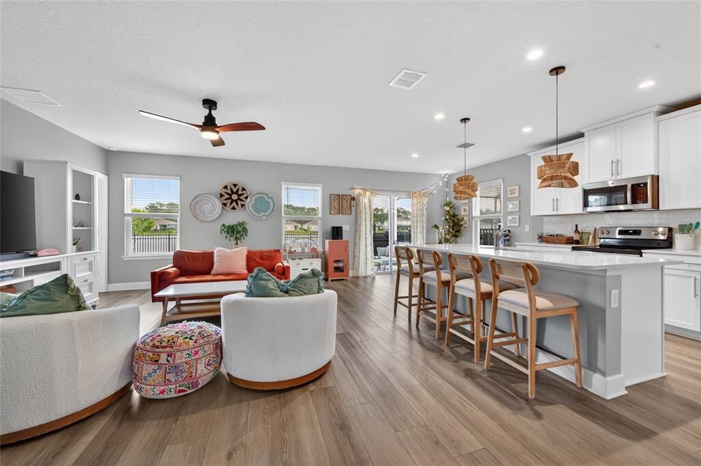 For Sale: $379,900 (3 beds, 2 baths, 1808 Square Feet)
