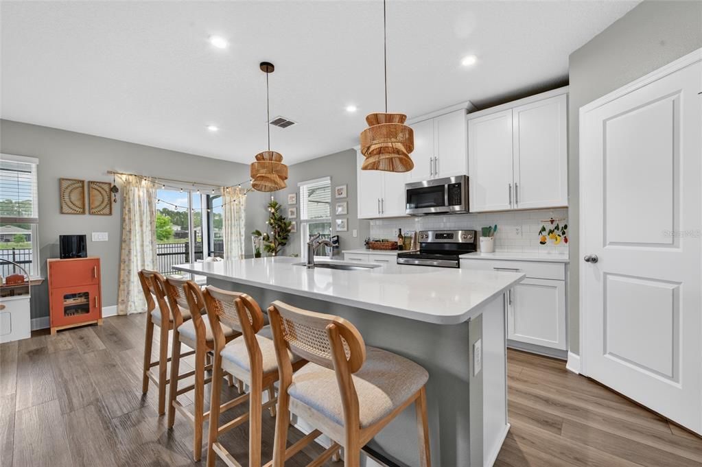 For Sale: $379,900 (3 beds, 2 baths, 1808 Square Feet)