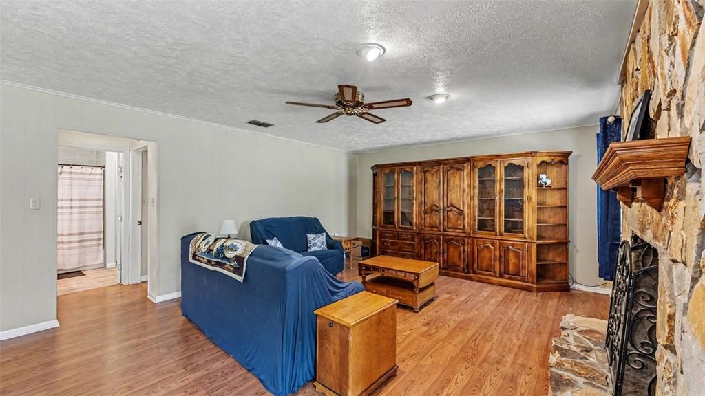 For Sale: $515,000 (4 beds, 3 baths, 2064 Square Feet)