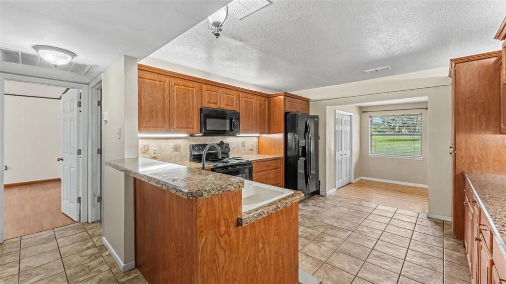 For Sale: $515,000 (4 beds, 3 baths, 2064 Square Feet)