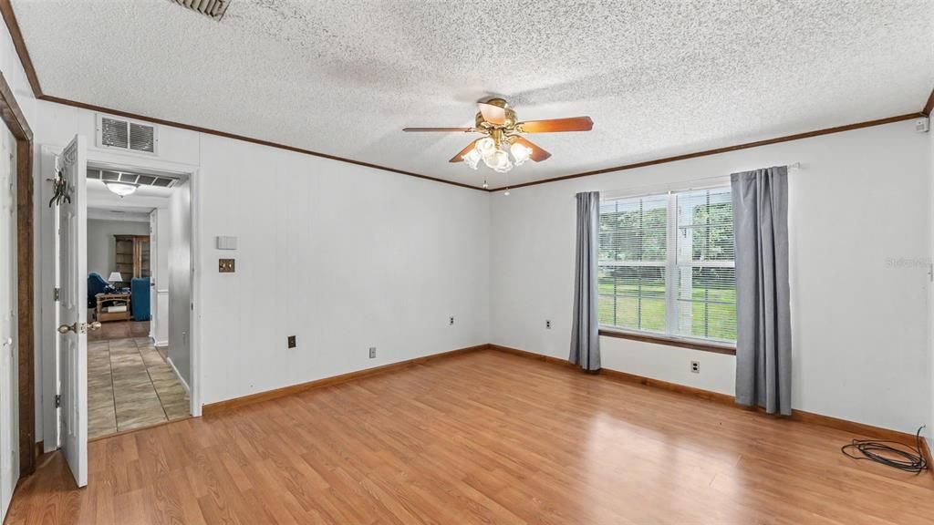 For Sale: $515,000 (4 beds, 3 baths, 2064 Square Feet)