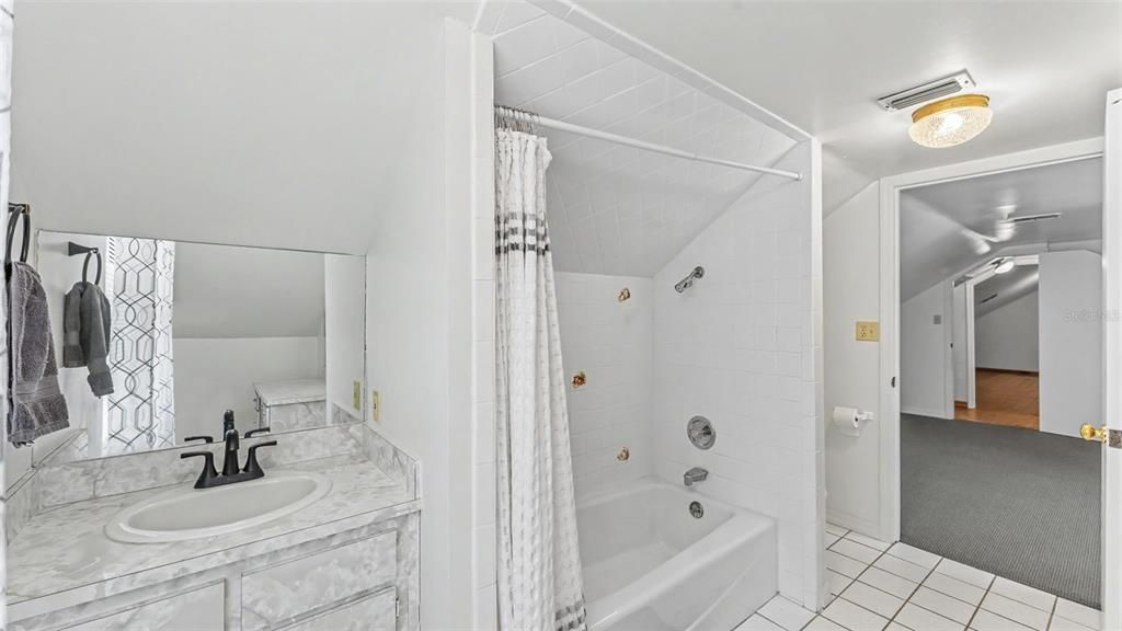 For Sale: $515,000 (4 beds, 3 baths, 2064 Square Feet)