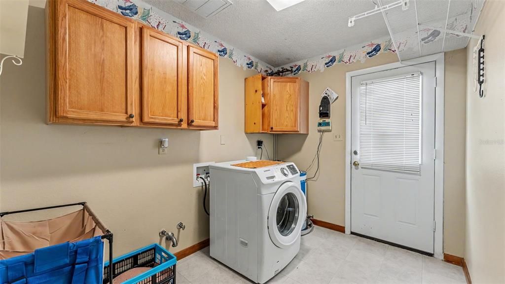For Sale: $515,000 (4 beds, 3 baths, 2064 Square Feet)