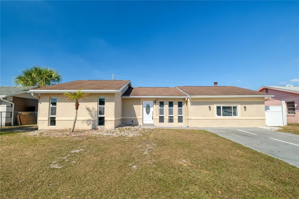 For Rent: $2,400 (3 beds, 2 baths, 1742 Square Feet)