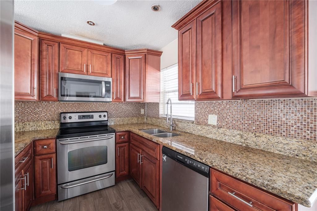 For Rent: $2,400 (3 beds, 2 baths, 1742 Square Feet)