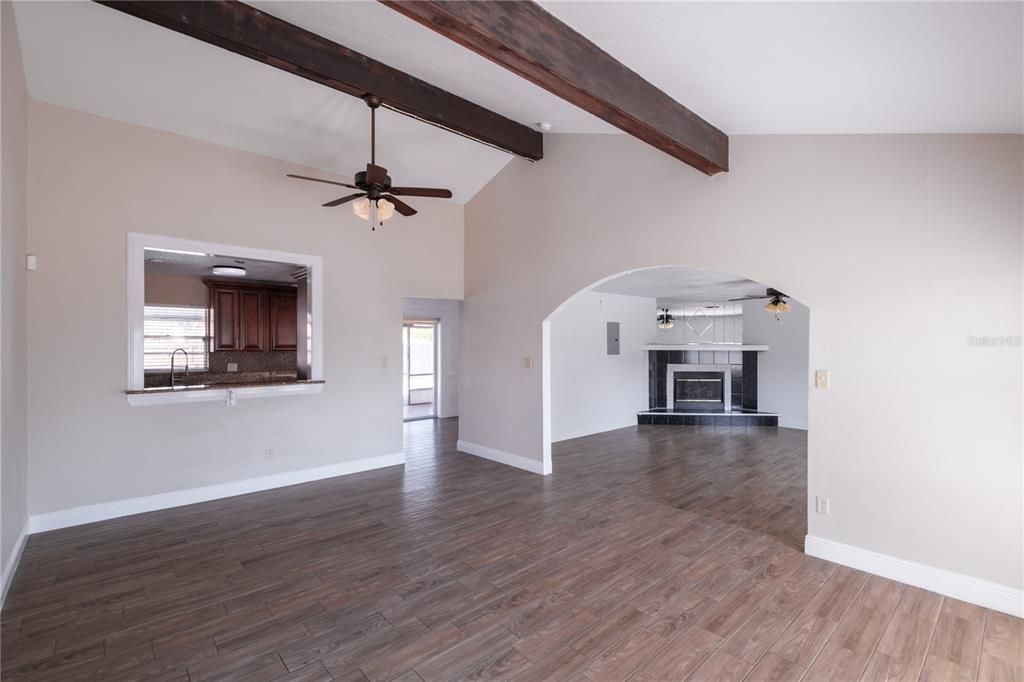 For Rent: $2,400 (3 beds, 2 baths, 1742 Square Feet)