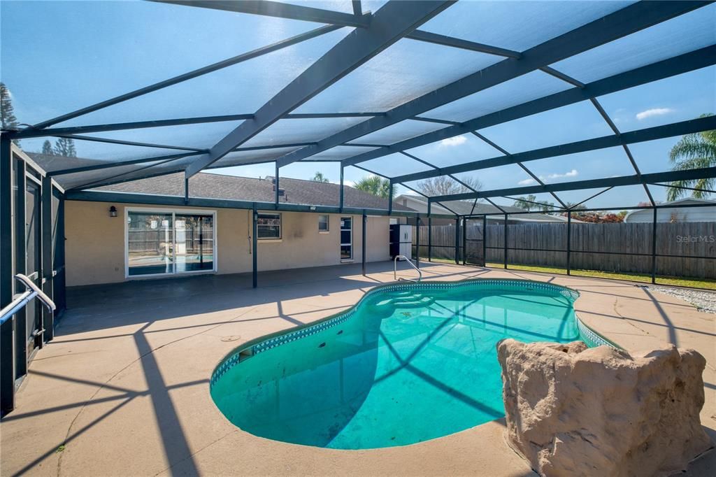 For Rent: $2,400 (3 beds, 2 baths, 1742 Square Feet)