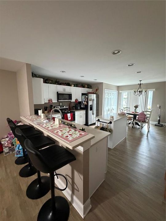 For Sale: $258,000 (3 beds, 2 baths, 1282 Square Feet)