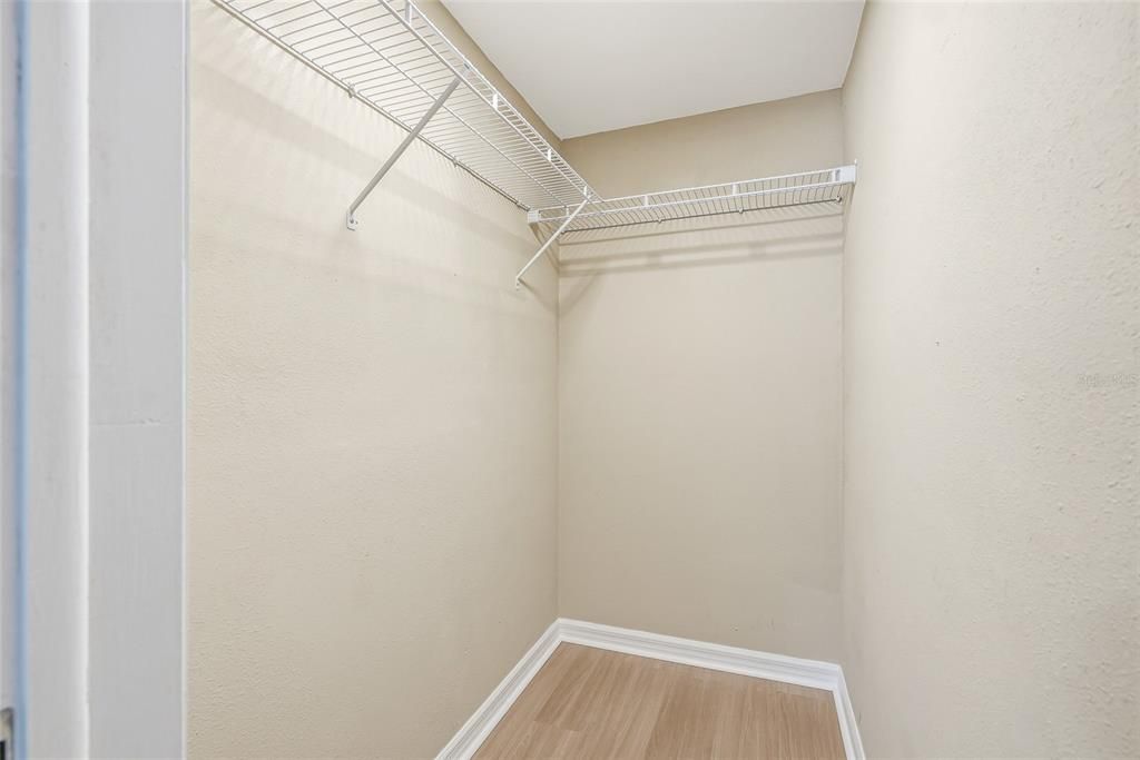 На продажу: $249,900 (2 спален, 2 ванн, 1225 Квадратных фут)