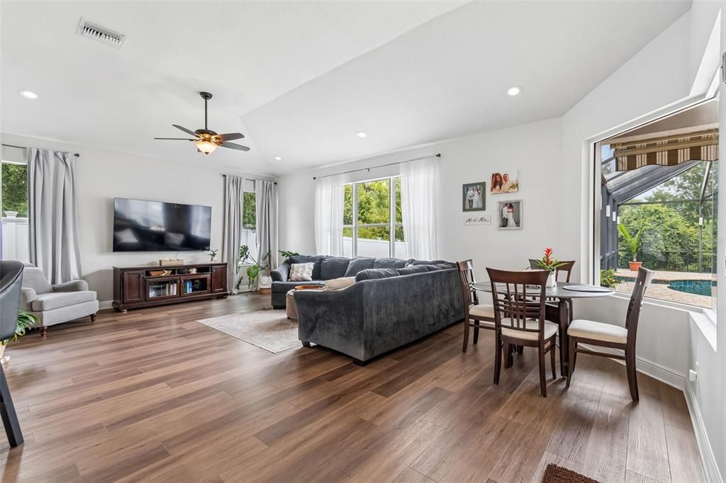 For Sale: $979,000 (4 beds, 4 baths, 3803 Square Feet)