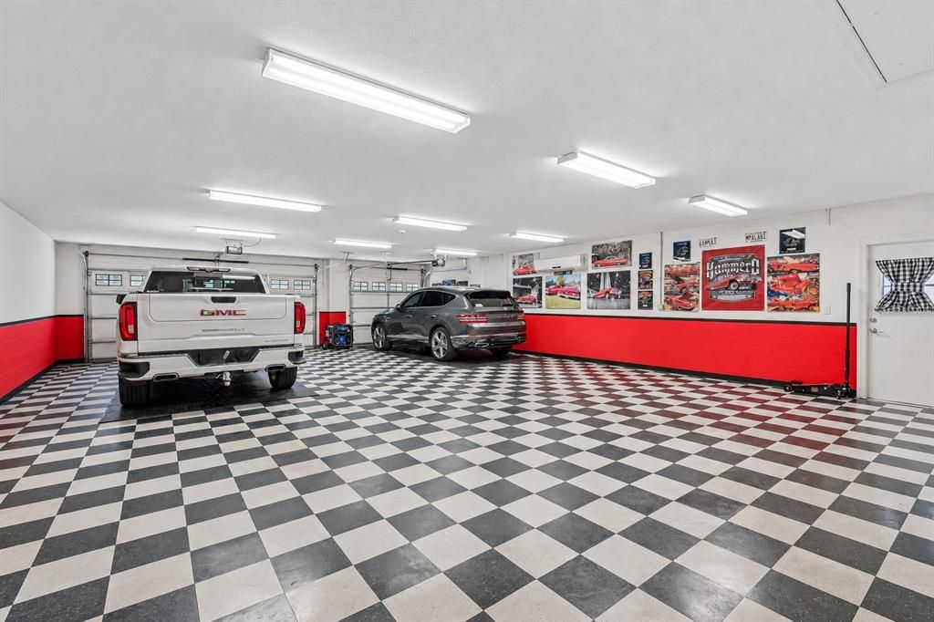 For Sale: $979,000 (4 beds, 4 baths, 3803 Square Feet)