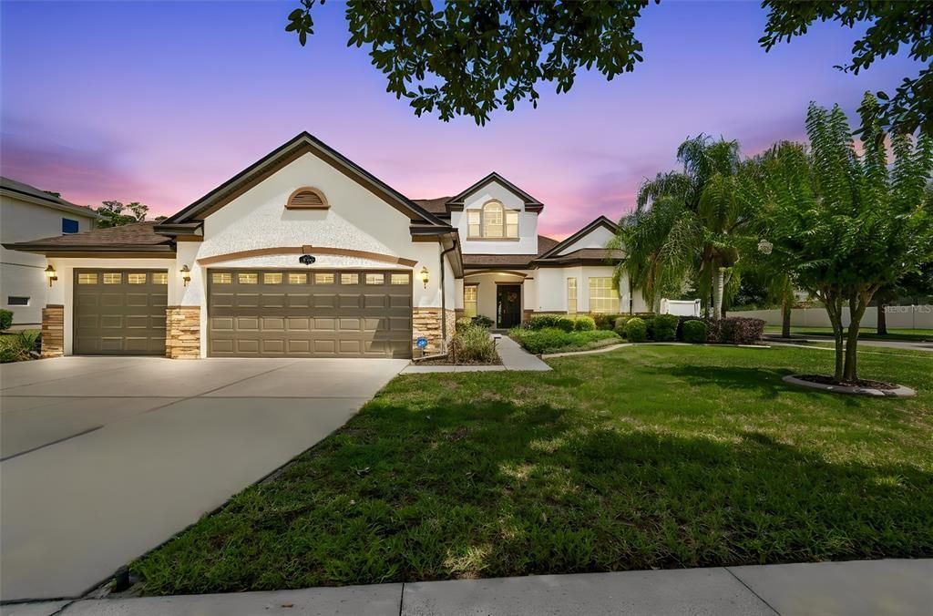 For Sale: $979,000 (4 beds, 4 baths, 3803 Square Feet)