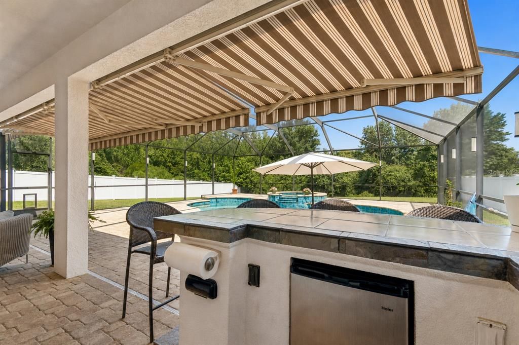For Sale: $979,000 (4 beds, 4 baths, 3803 Square Feet)