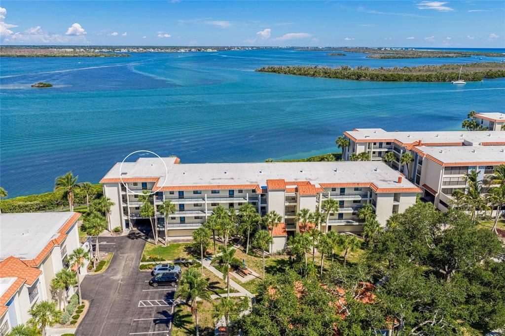 For Sale: $659,900 (3 beds, 2 baths, 1782 Square Feet)
