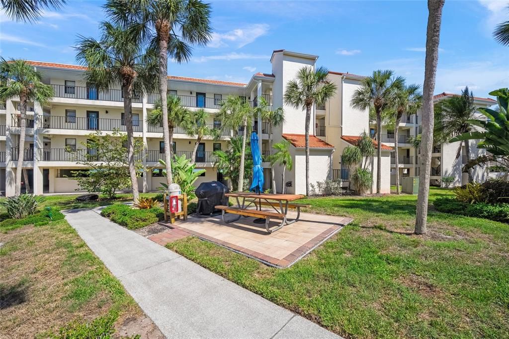 For Sale: $659,900 (3 beds, 2 baths, 1782 Square Feet)