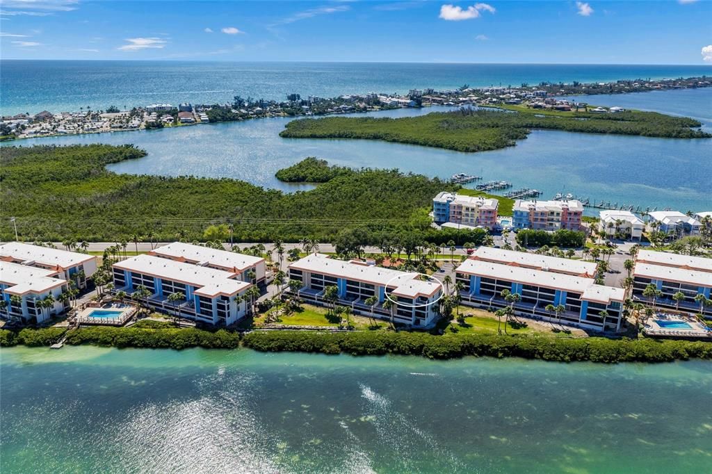 For Sale: $659,900 (3 beds, 2 baths, 1782 Square Feet)