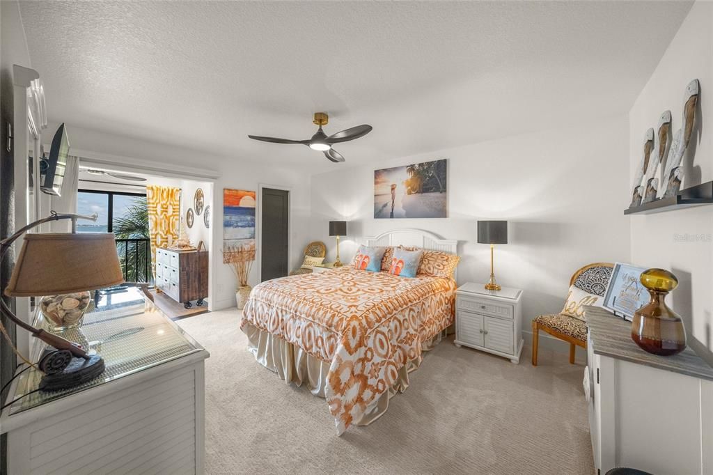 For Sale: $659,900 (3 beds, 2 baths, 1782 Square Feet)