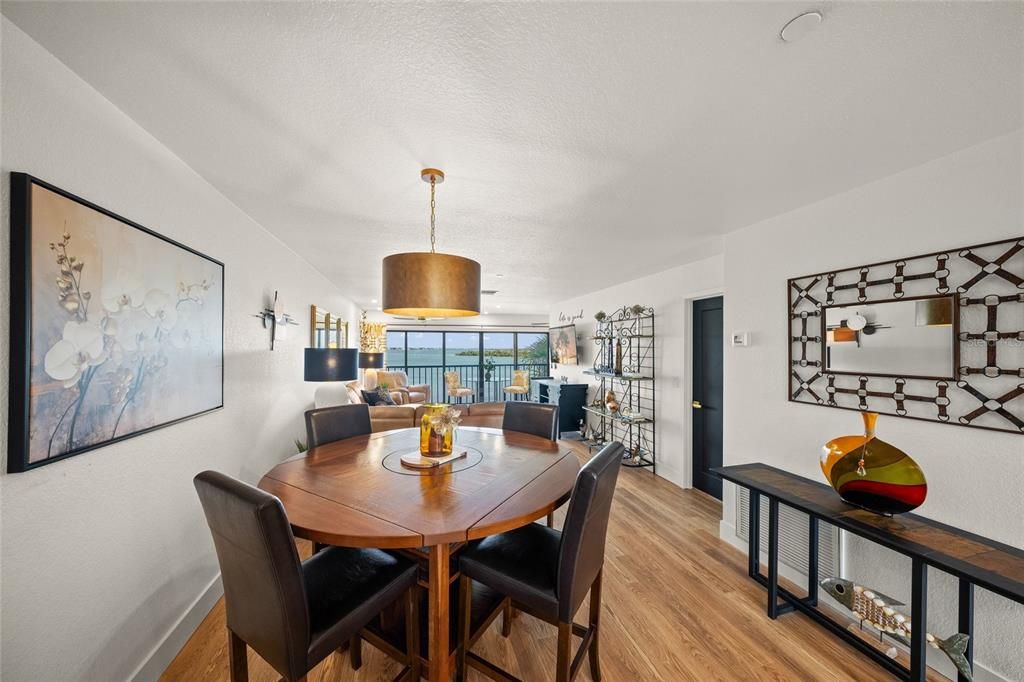 For Sale: $659,900 (3 beds, 2 baths, 1782 Square Feet)