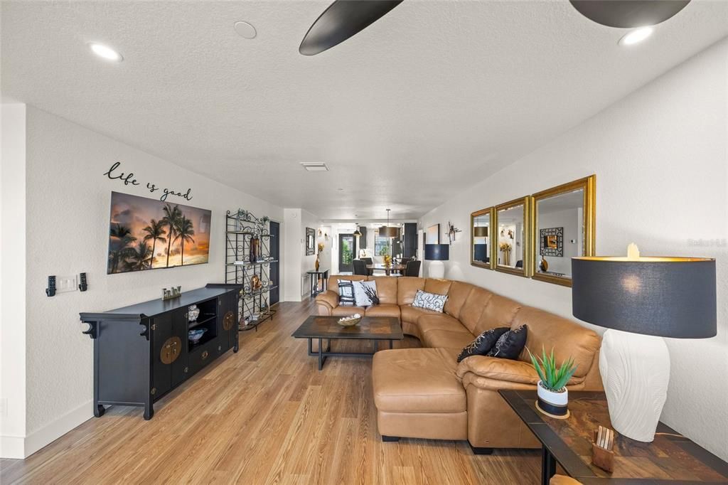 For Sale: $659,900 (3 beds, 2 baths, 1782 Square Feet)