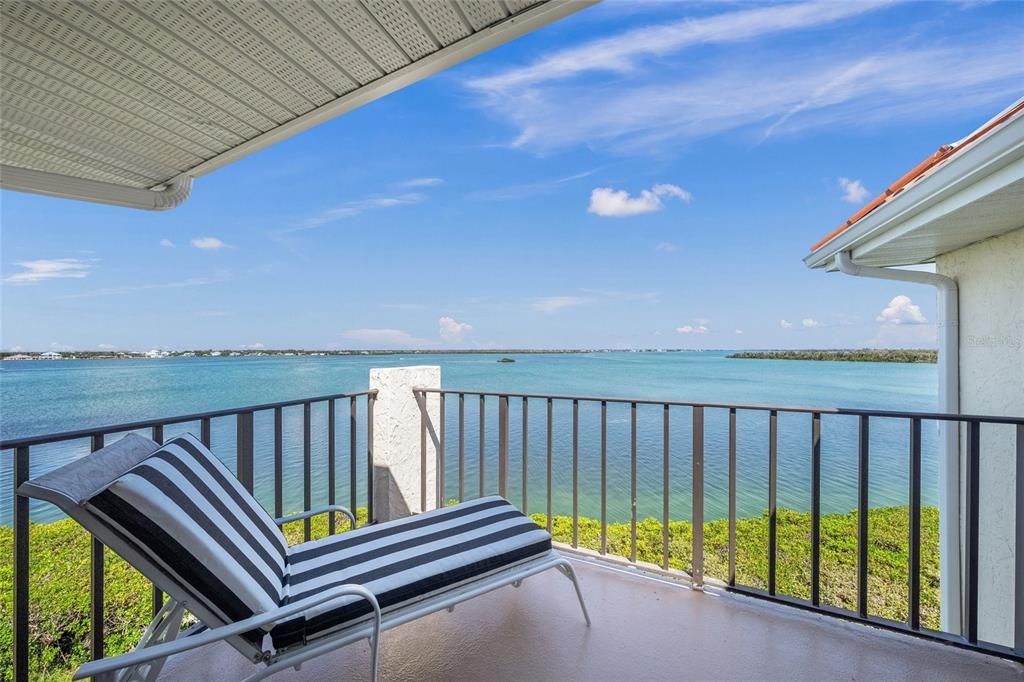 For Sale: $659,900 (3 beds, 2 baths, 1782 Square Feet)