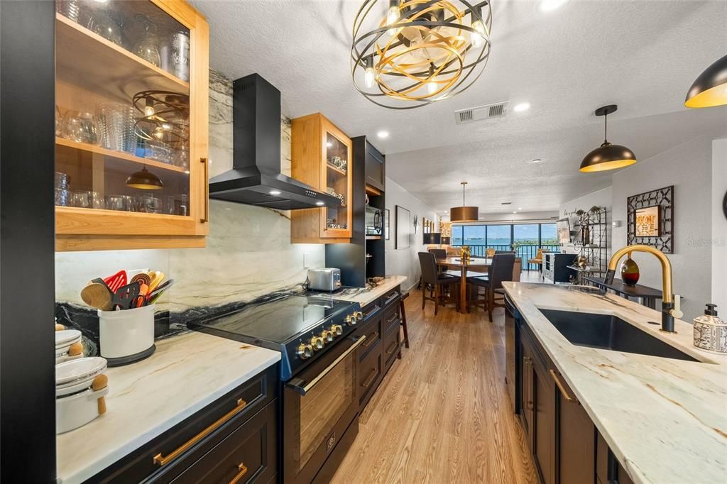 For Sale: $659,900 (3 beds, 2 baths, 1782 Square Feet)