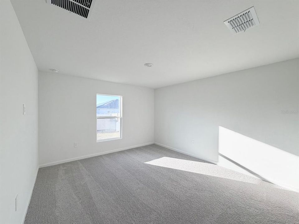For Rent: $2,030 (4 beds, 2 baths, 1801 Square Feet)