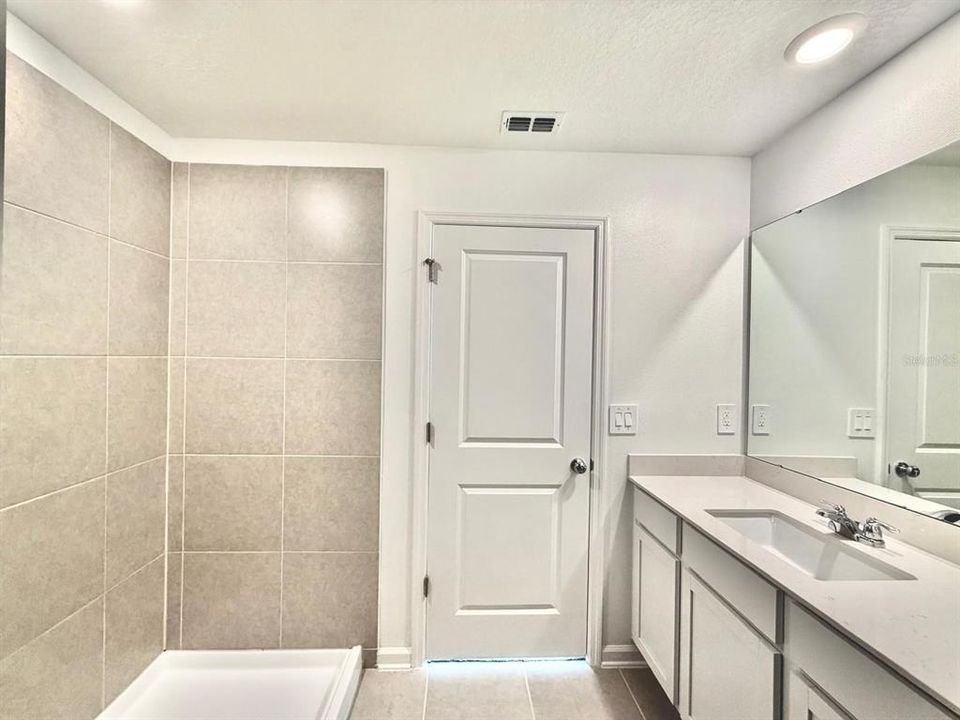 For Rent: $2,030 (4 beds, 2 baths, 1801 Square Feet)