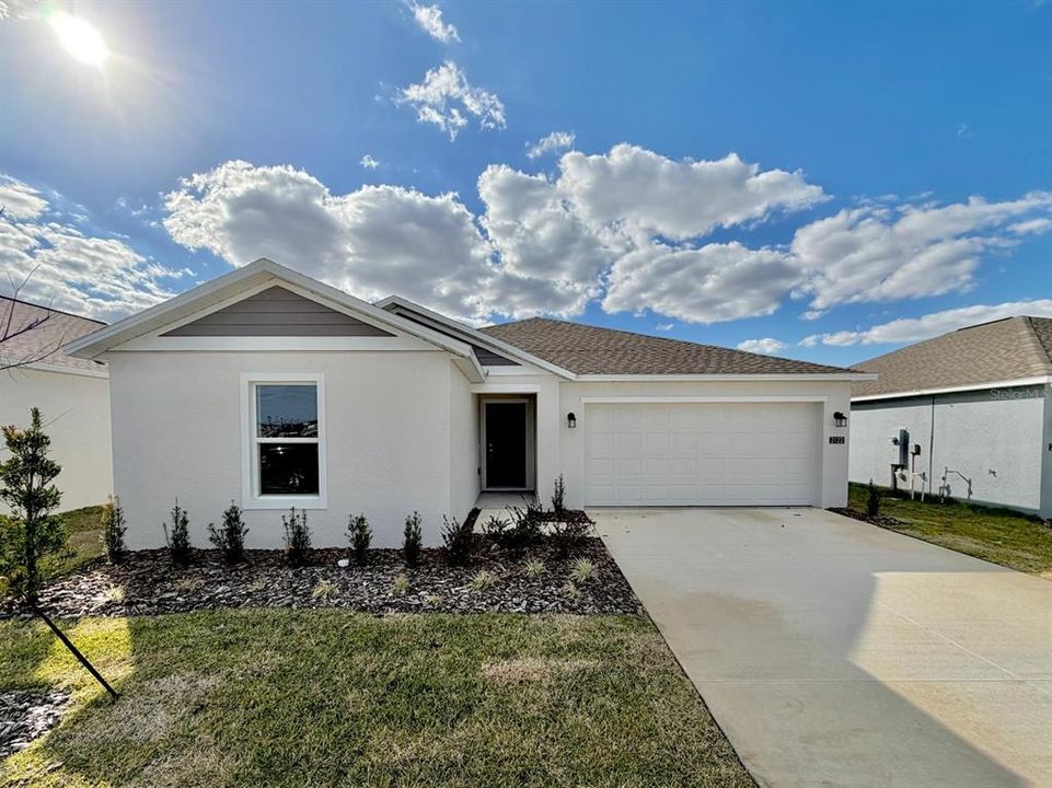 For Rent: $2,030 (4 beds, 2 baths, 1801 Square Feet)