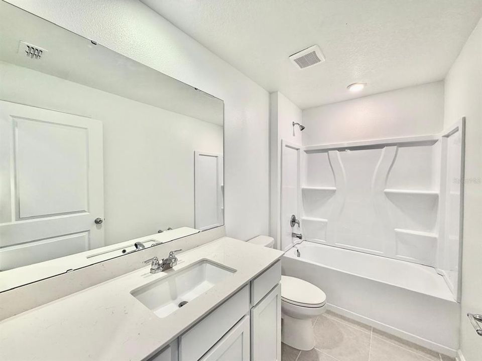For Rent: $2,030 (4 beds, 2 baths, 1801 Square Feet)