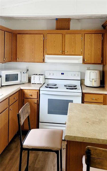 For Sale: $145,000 (2 beds, 2 baths, 1152 Square Feet)