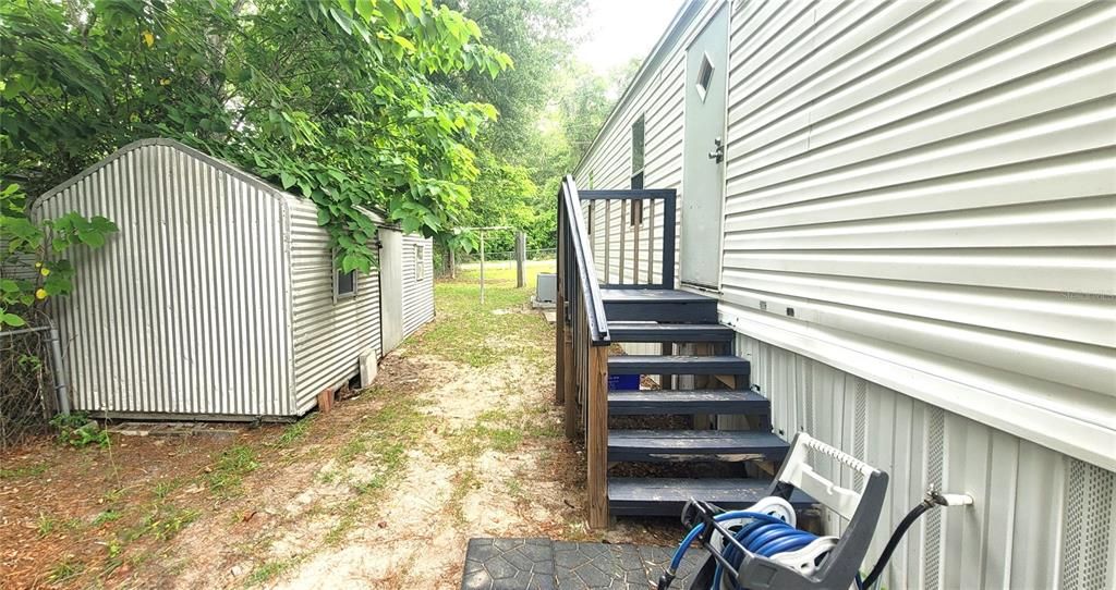 For Sale: $129,000 (2 beds, 2 baths, 1152 Square Feet)