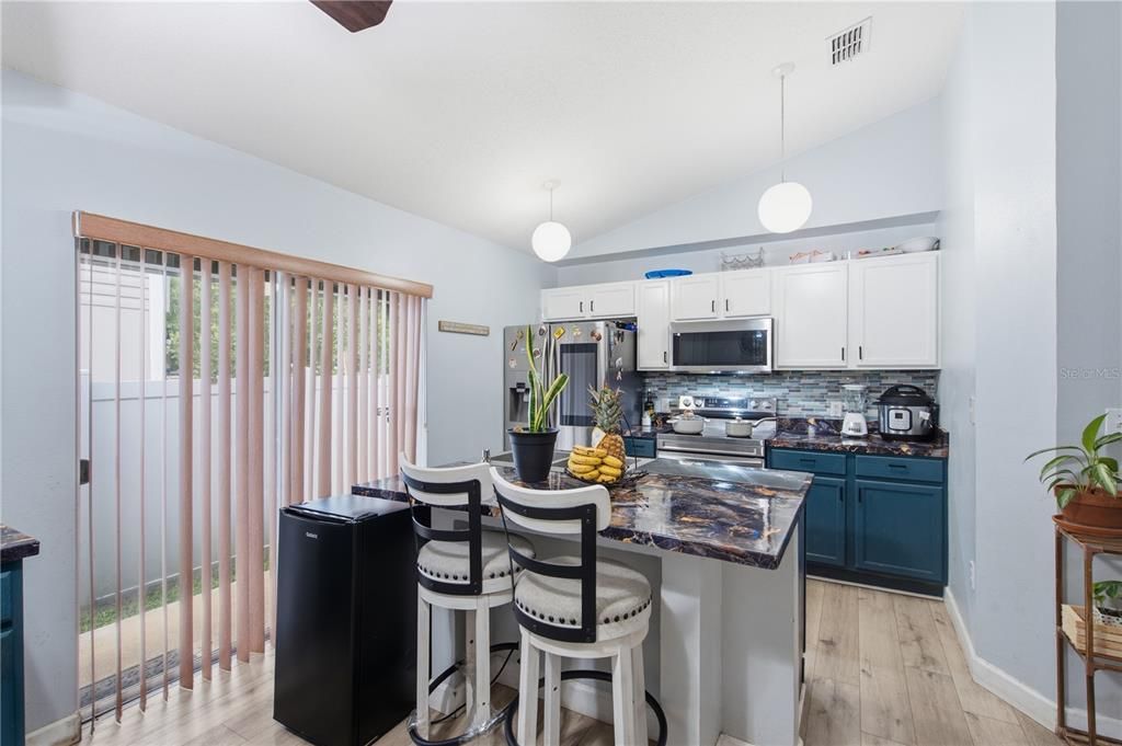 En Venta: $369,990 (3 camas, 2 baños, 1158 Pies cuadrados)