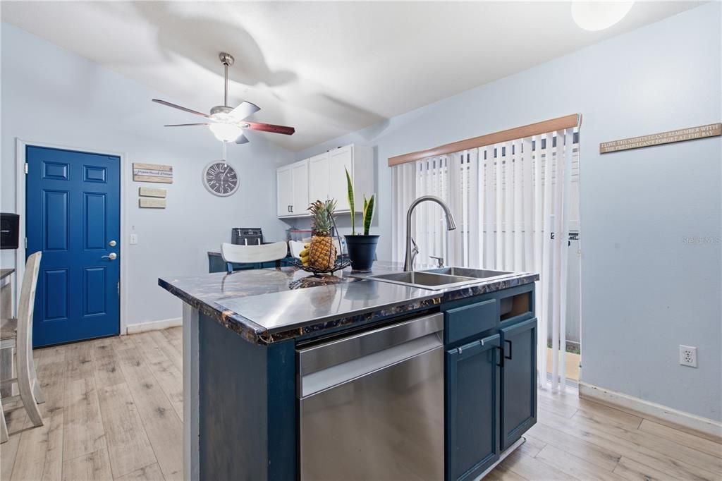 En Venta: $369,990 (3 camas, 2 baños, 1158 Pies cuadrados)