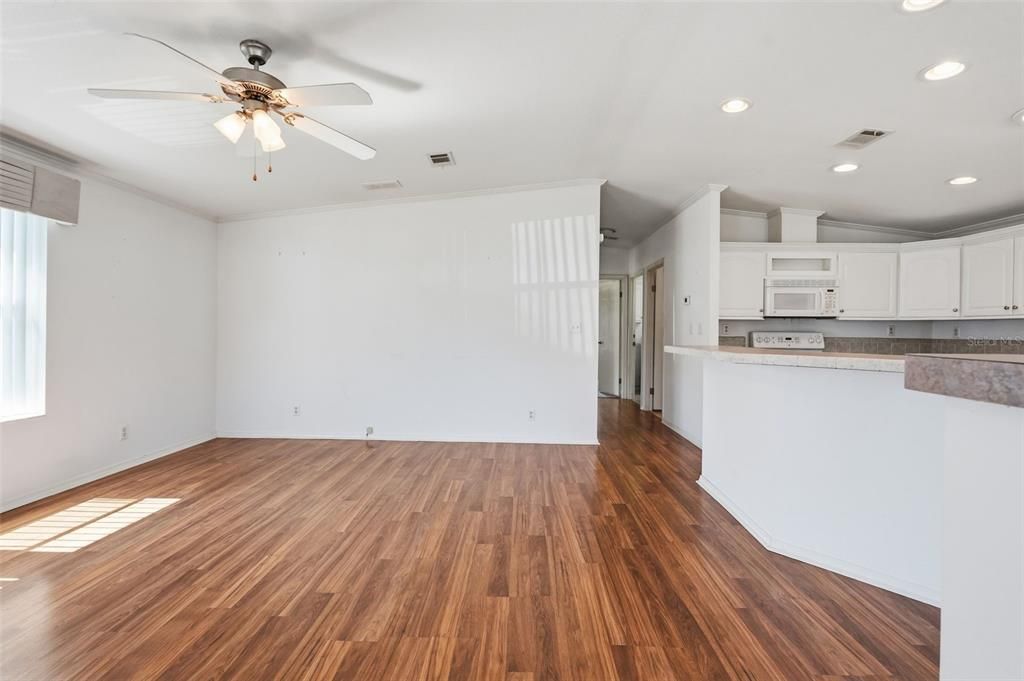 Active With Contract: $159,000 (2 beds, 2 baths, 1210 Square Feet)