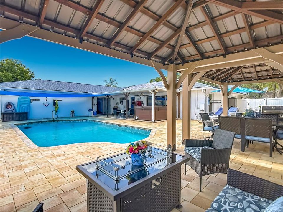 На продажу: $525,000 (4 спален, 2 ванн, 2565 Квадратных фут)