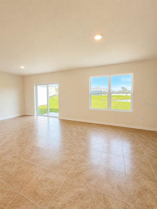 For Rent: $2,700 (5 beds, 3 baths, 2616 Square Feet)
