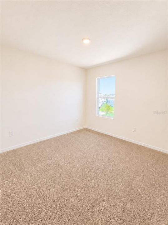 For Rent: $2,700 (5 beds, 3 baths, 2616 Square Feet)